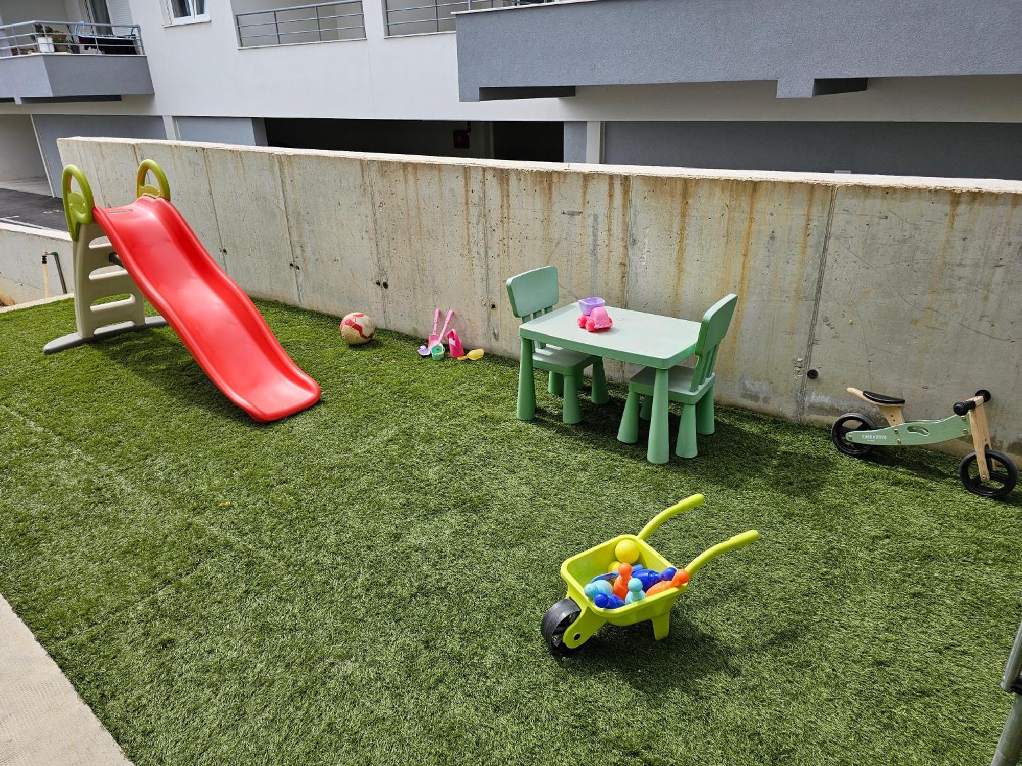 Ostanak kod kuće Ela *